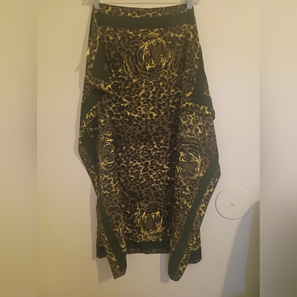 Leopard Print Scarf with Tiger Design 33X34
